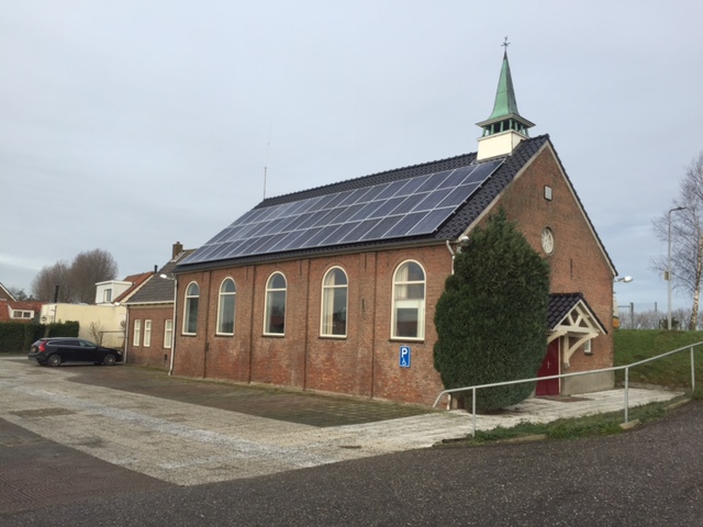 Zonnepanelen op de Gereformeerde kerk in Den Bommel